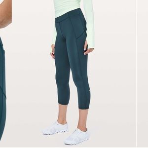 Lululemon final lap crop size 4